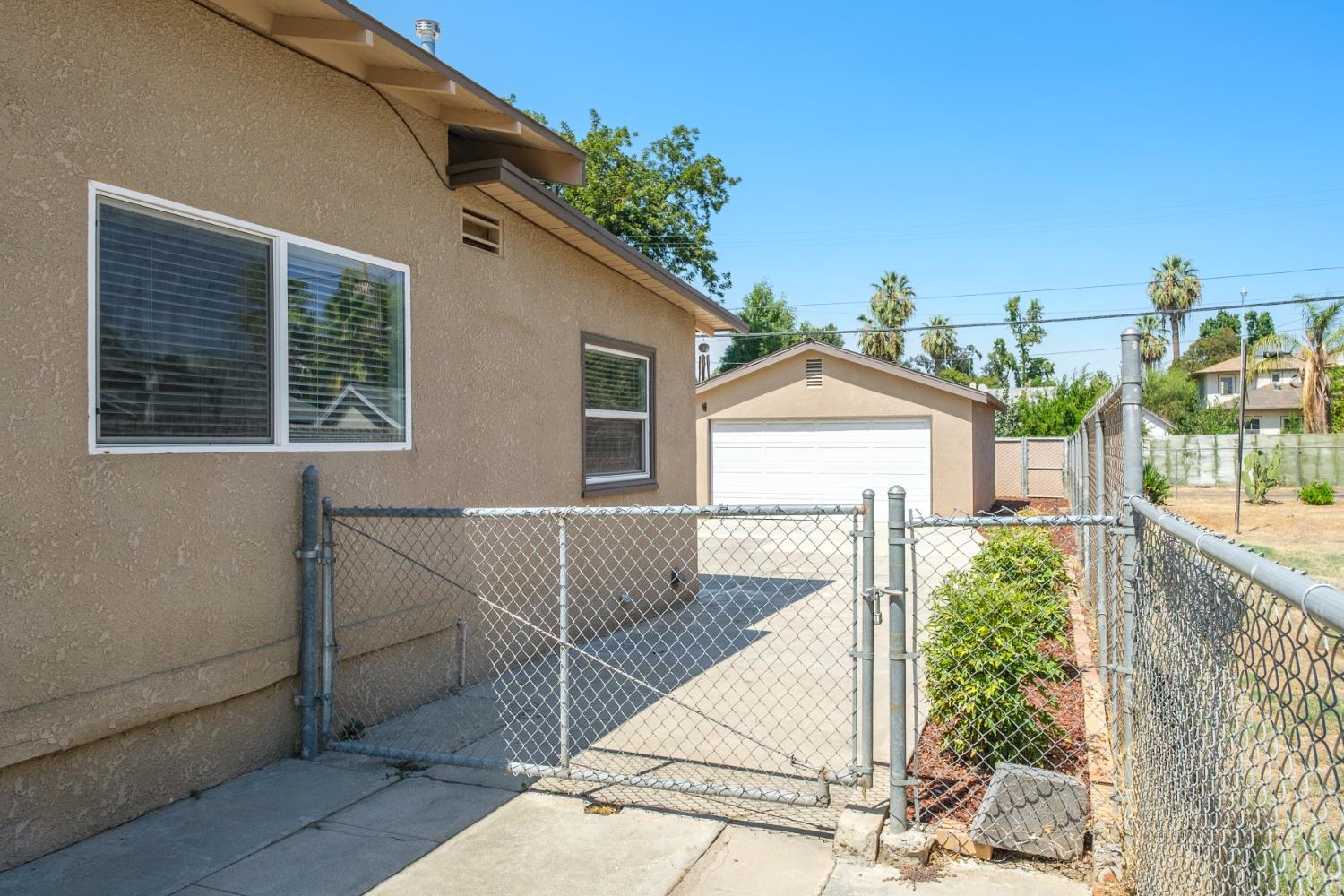 3171 E Balch Ave, Fresno, CA 93702