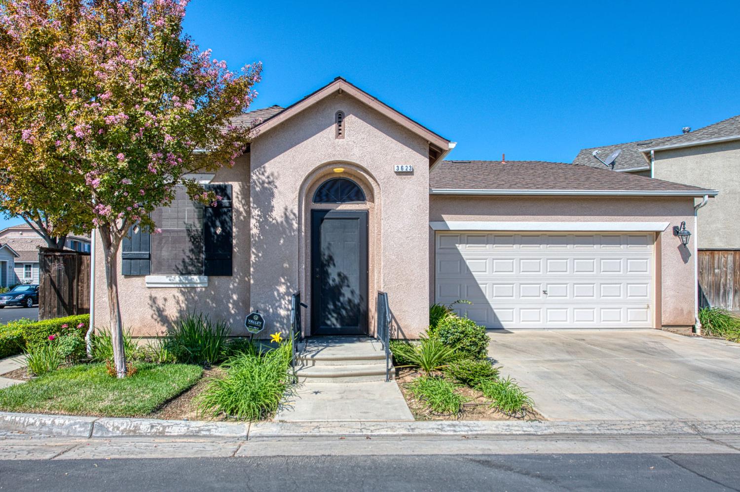 3623 W Black Walnut Ln, Fresno, CA 93711