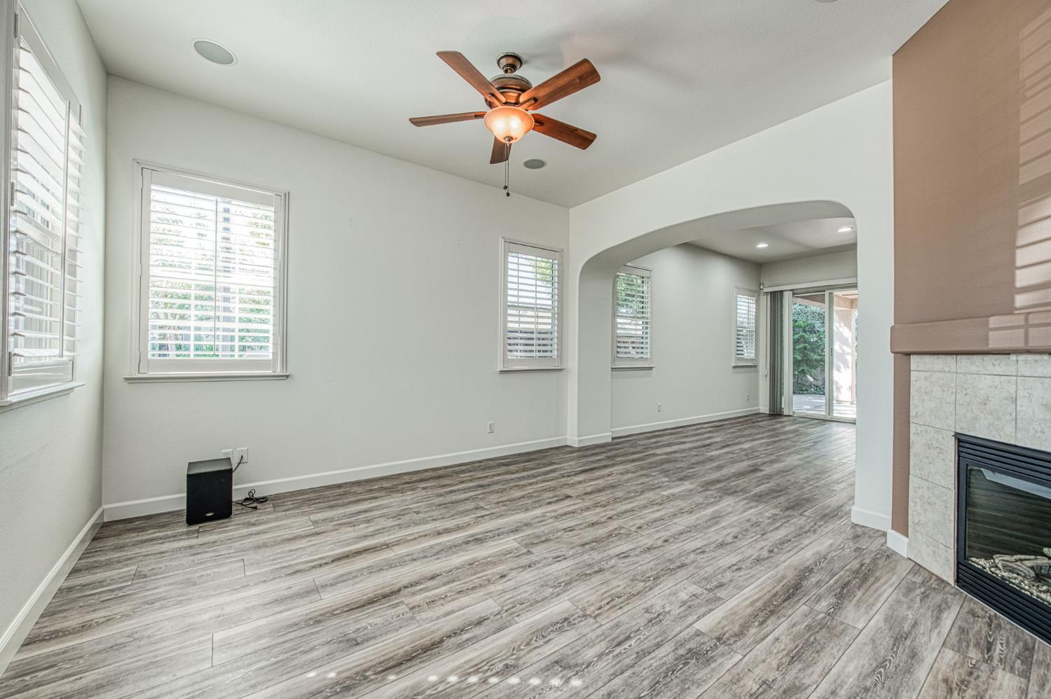 3623 W Black Walnut Ln, Fresno, CA 93711