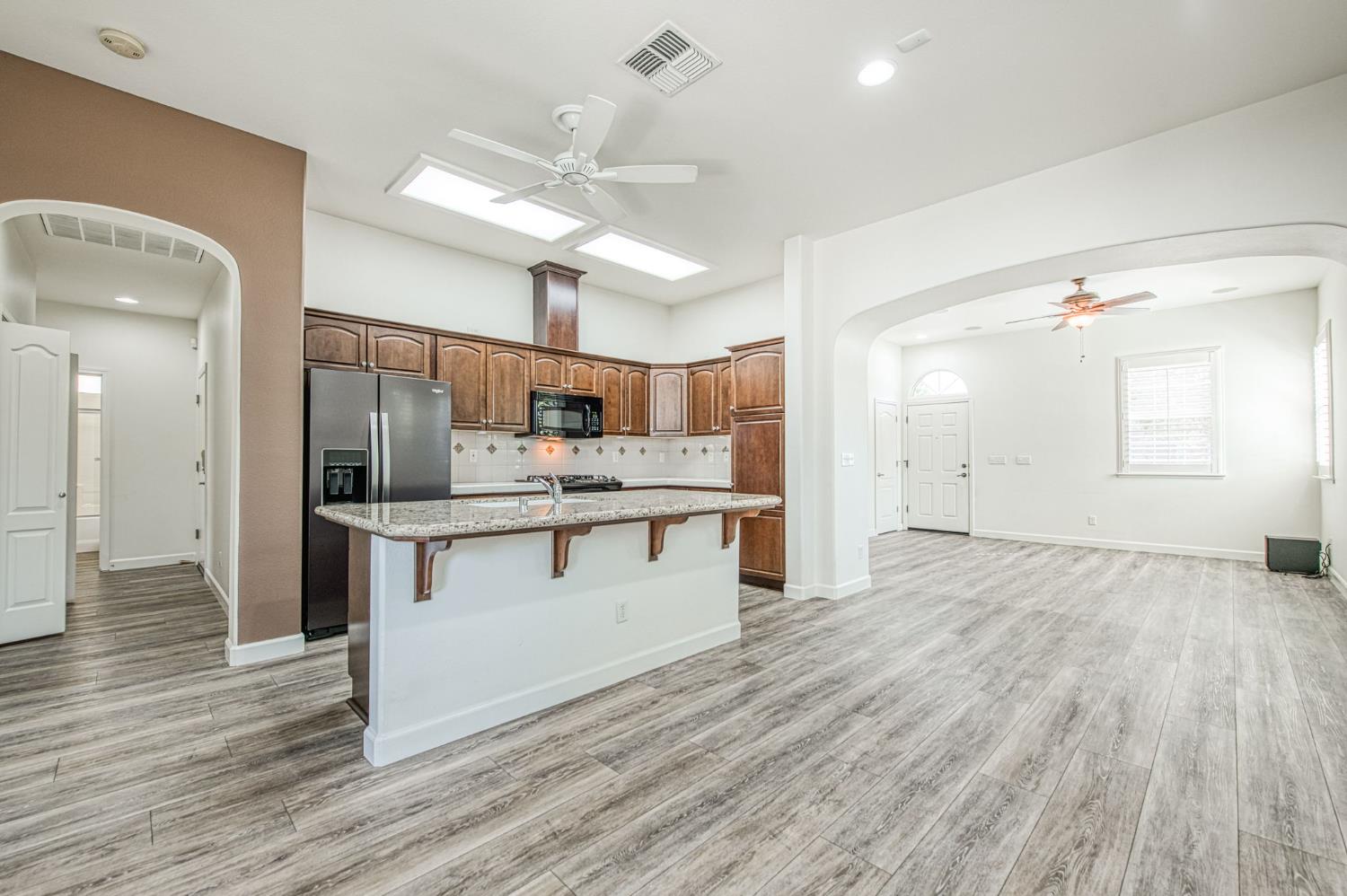3623 W Black Walnut Ln, Fresno, CA 93711