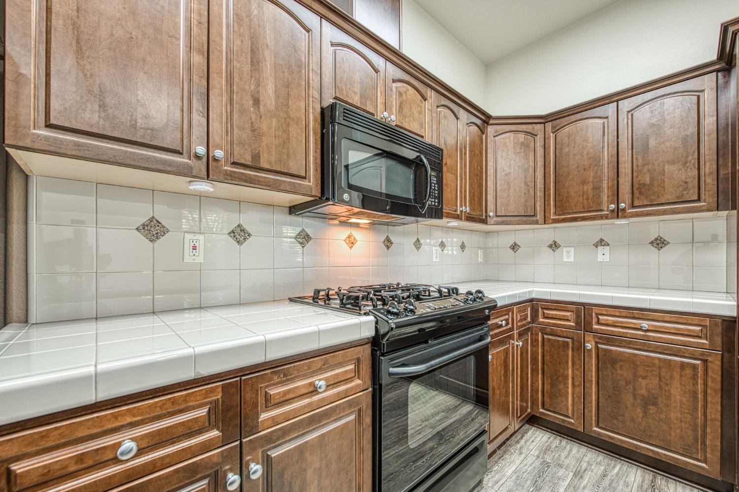 3623 W Black Walnut Ln, Fresno, CA 93711