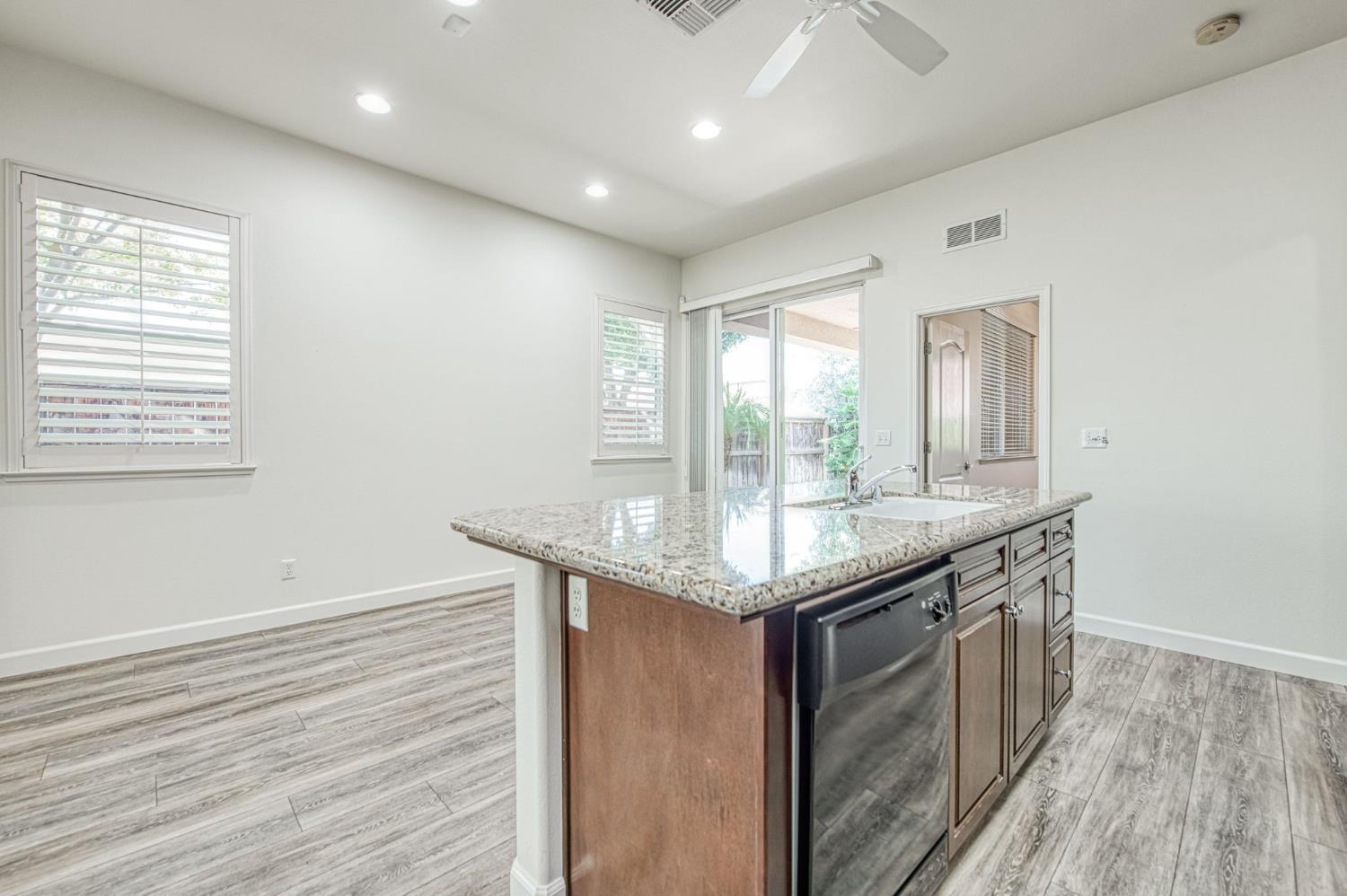 3623 W Black Walnut Ln, Fresno, CA 93711