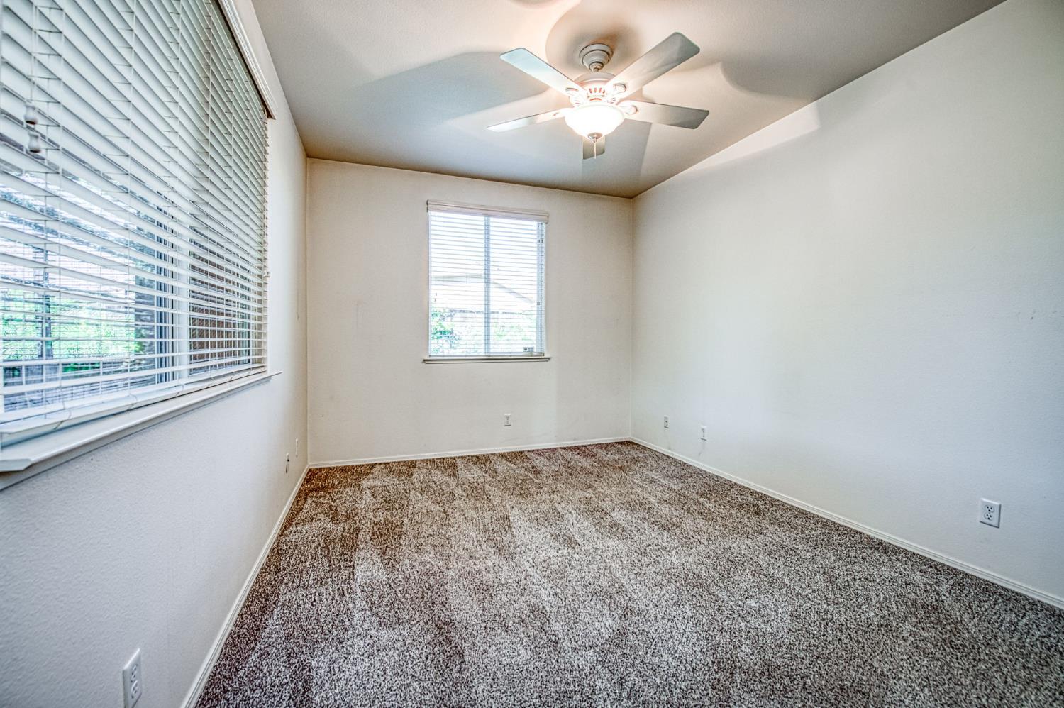3623 W Black Walnut Ln, Fresno, CA 93711