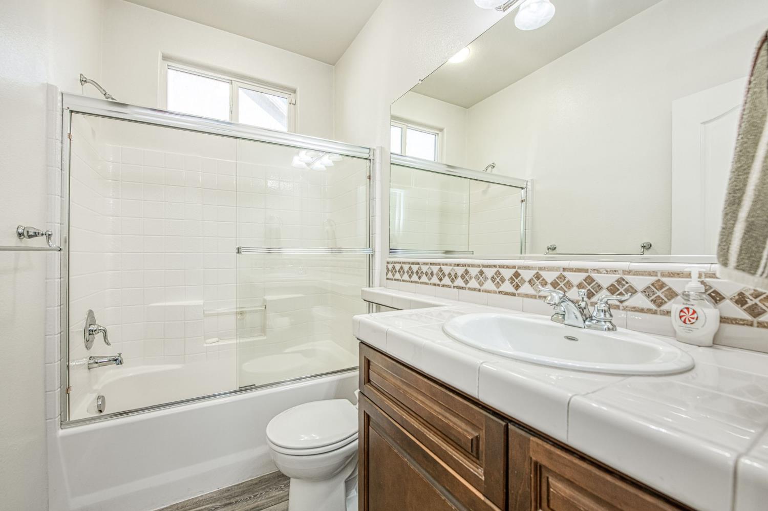 3623 W Black Walnut Ln, Fresno, CA 93711
