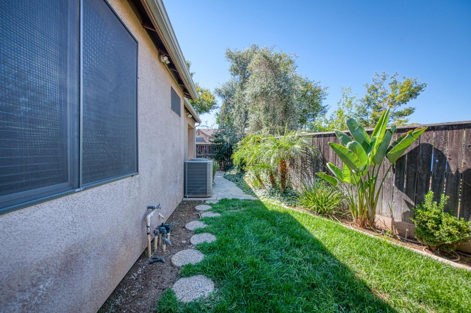 3623 W Black Walnut Ln, Fresno, CA 93711