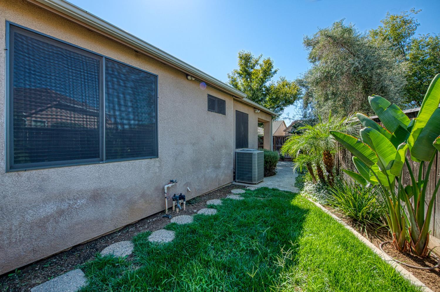 3623 W Black Walnut Ln, Fresno, CA 93711