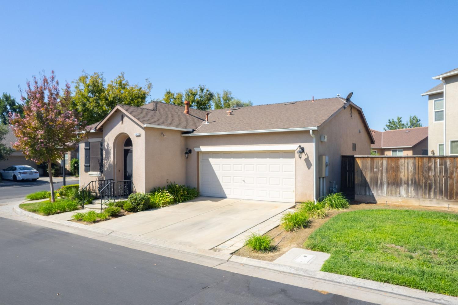 3623 W Black Walnut Ln, Fresno, CA 93711