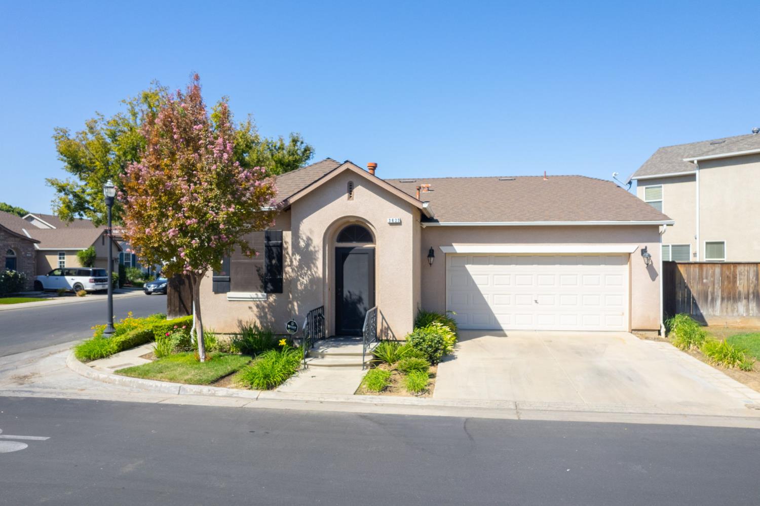 3623 W Black Walnut Ln, Fresno, CA 93711