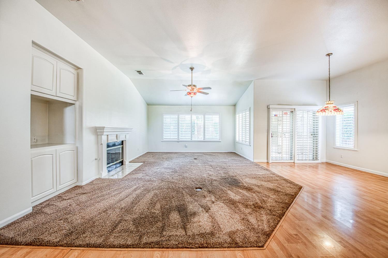 1811 E Oak Haven Dr, Fresno, CA 93730
