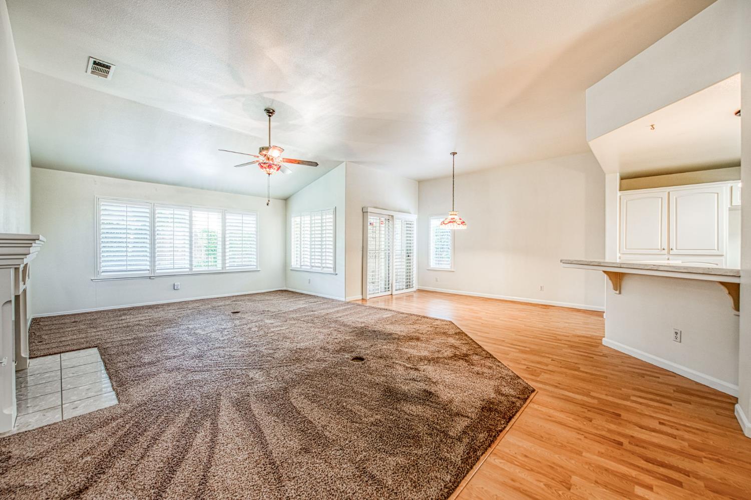 1811 E Oak Haven Dr, Fresno, CA 93730