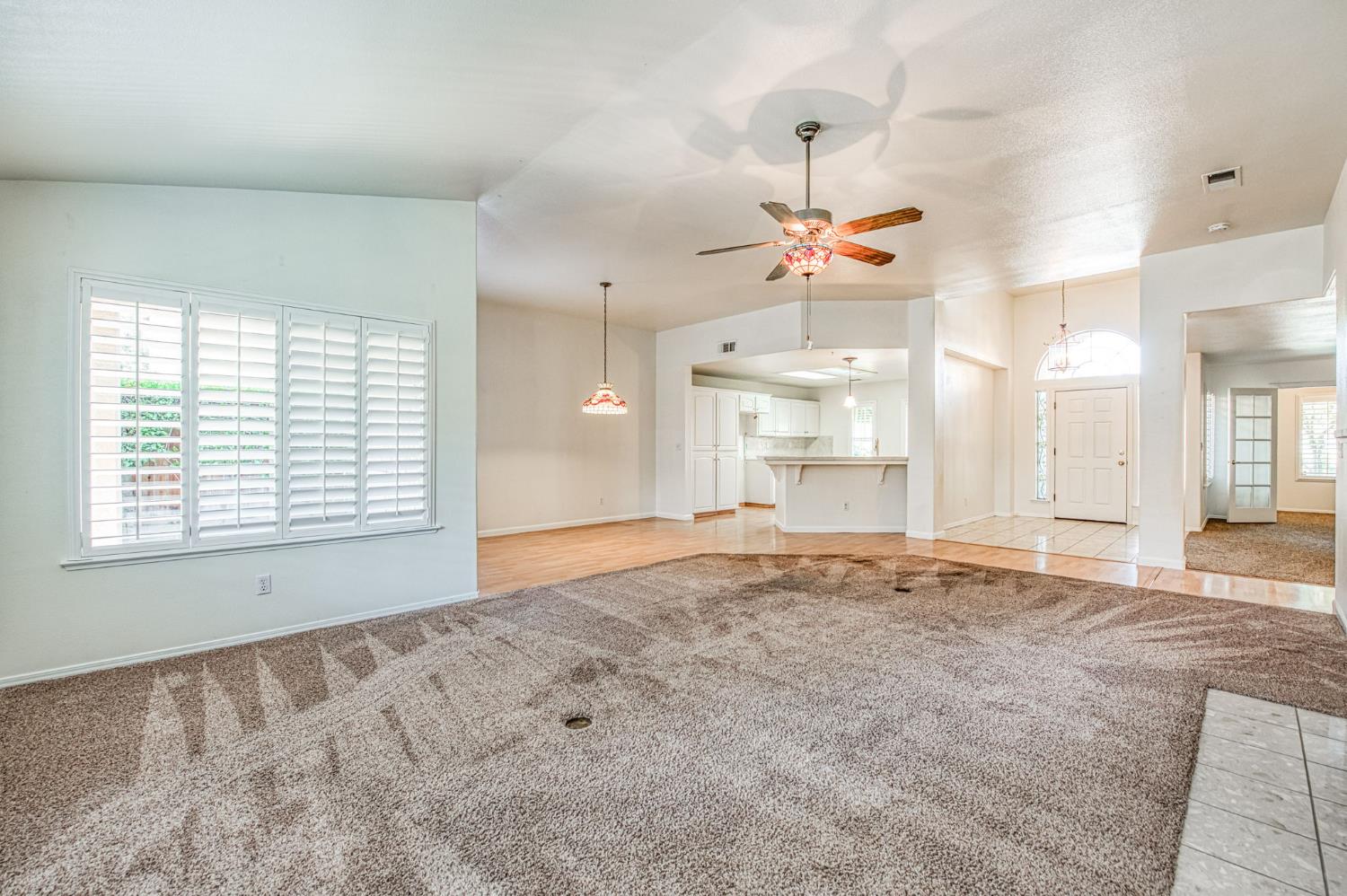 1811 E Oak Haven Dr, Fresno, CA 93730