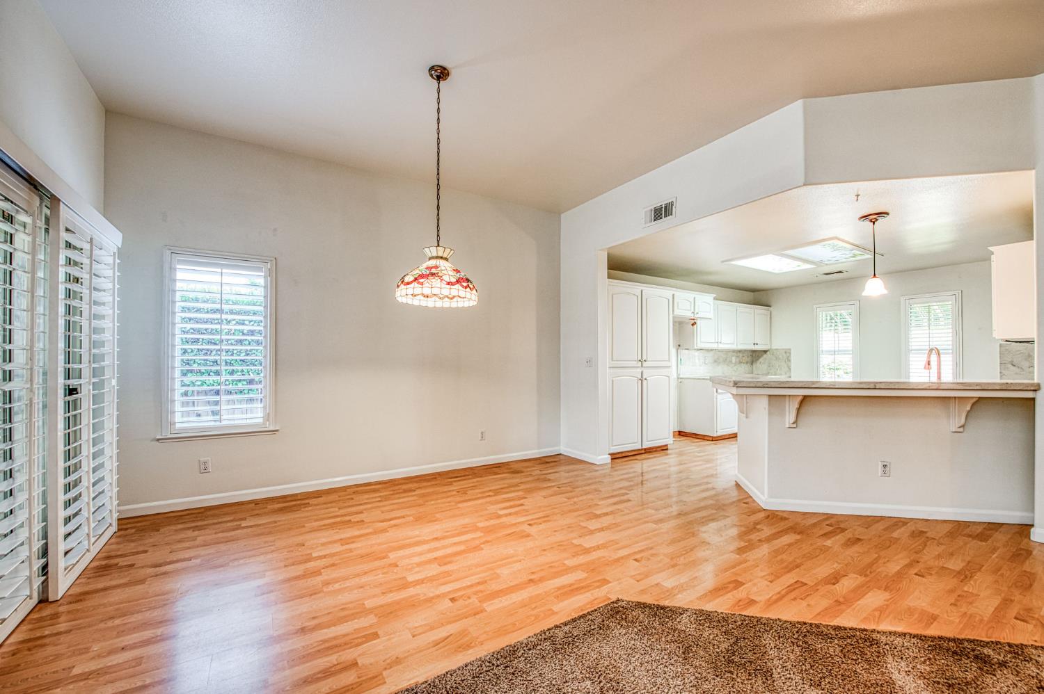 1811 E Oak Haven Dr, Fresno, CA 93730