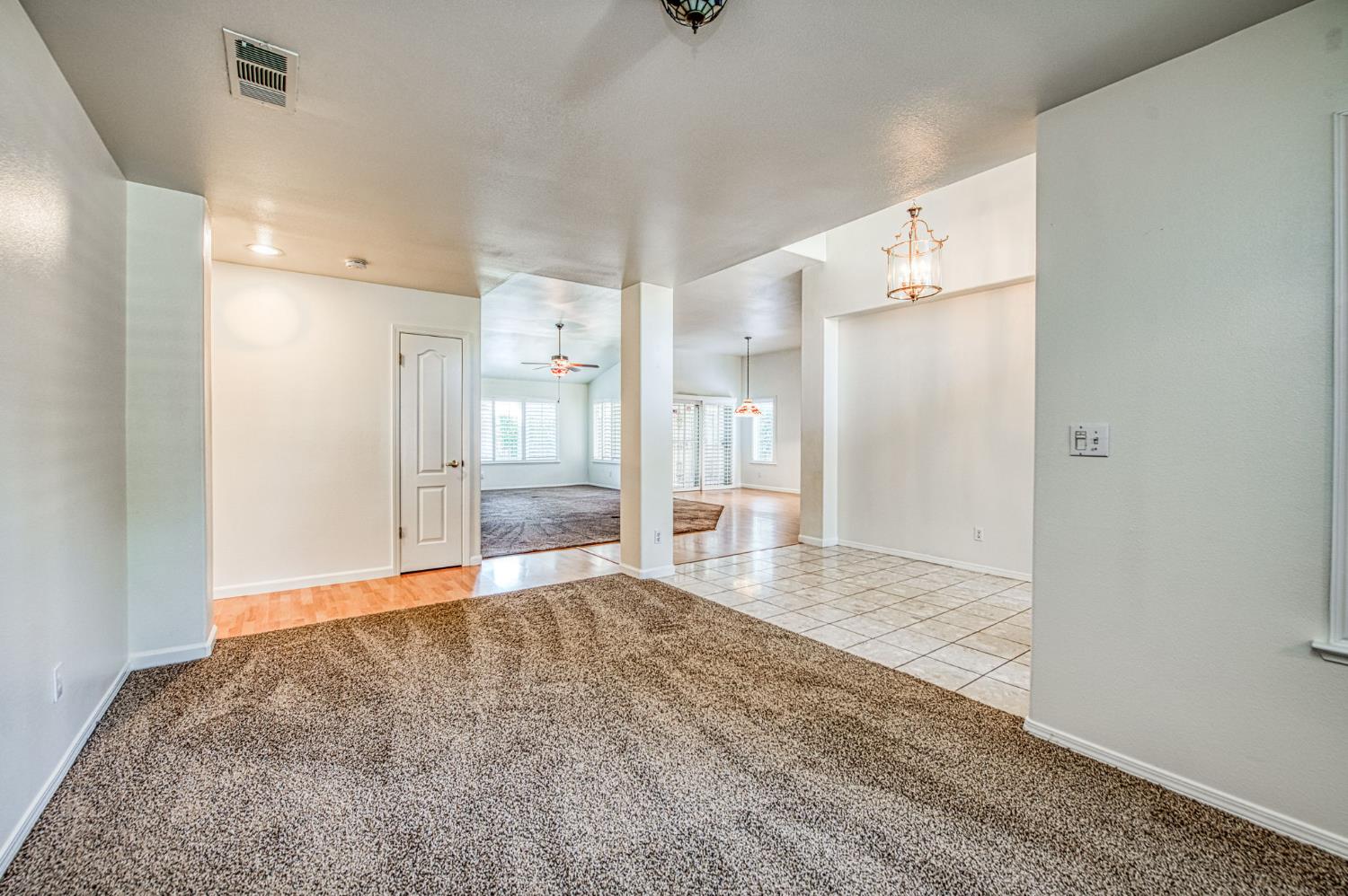 1811 E Oak Haven Dr, Fresno, CA 93730