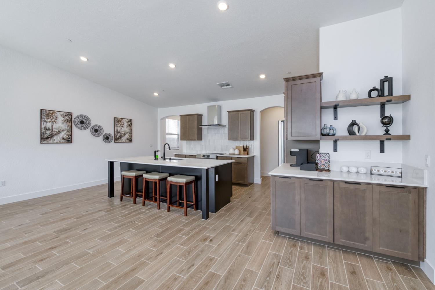 7213 E BROWN AVE, Fresno, CA 93737