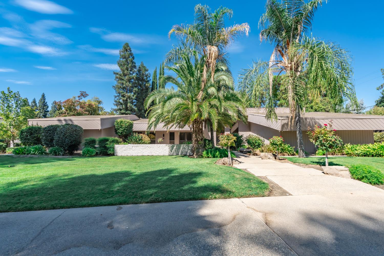 5287 N Sequoia Dr, Fresno, CA 93711