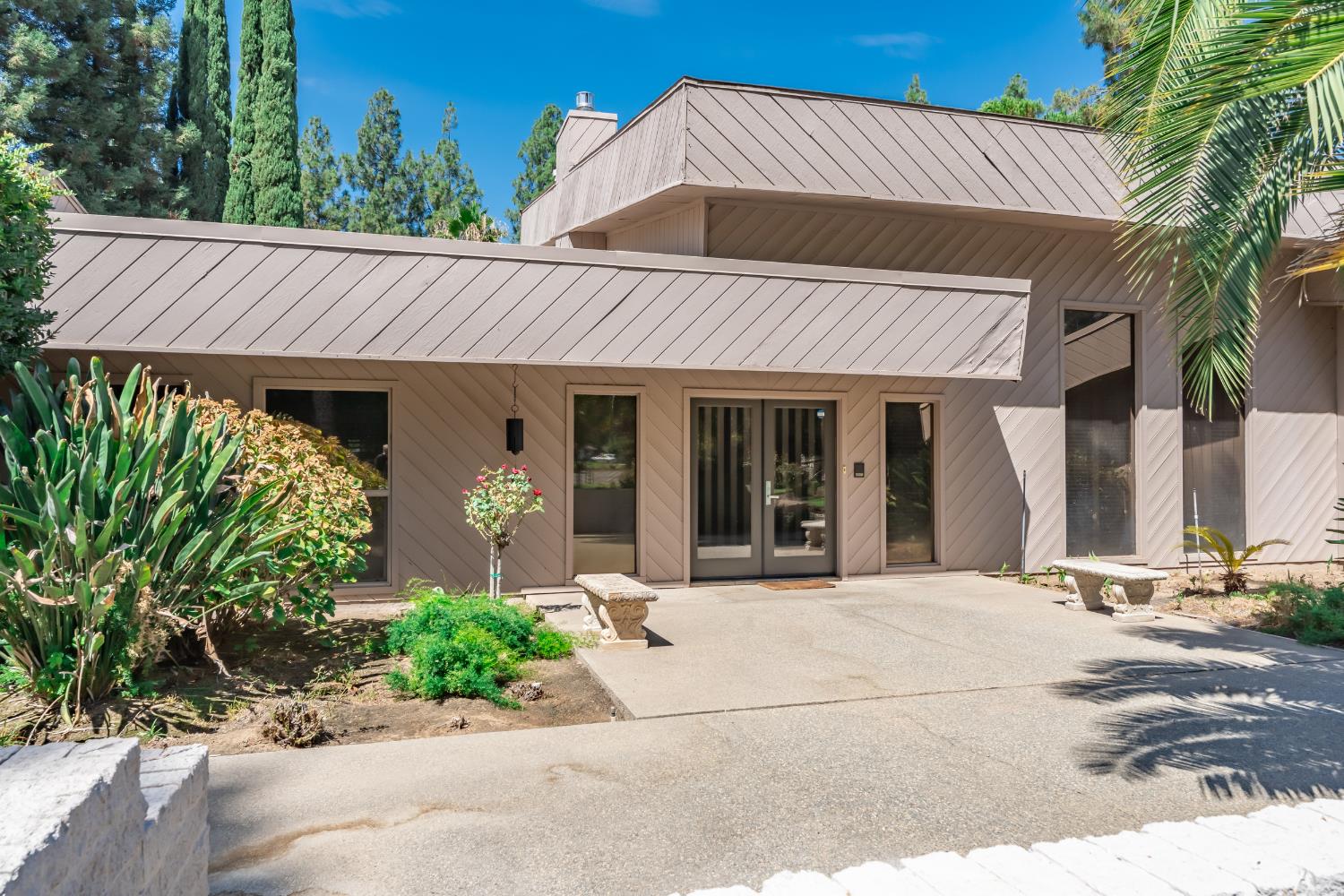 5287 N Sequoia Dr, Fresno, CA 93711