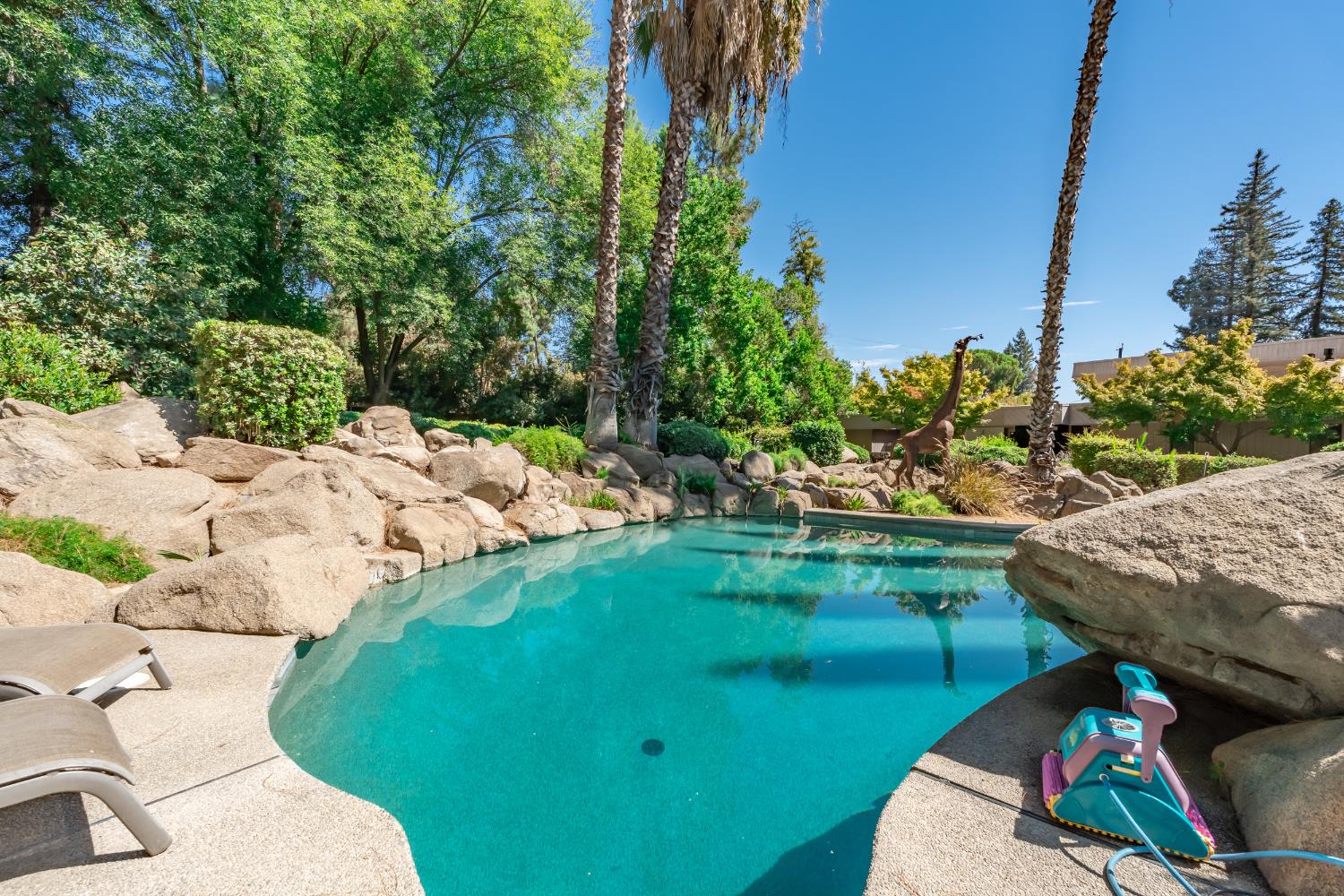 5287 N Sequoia Dr, Fresno, CA 93711