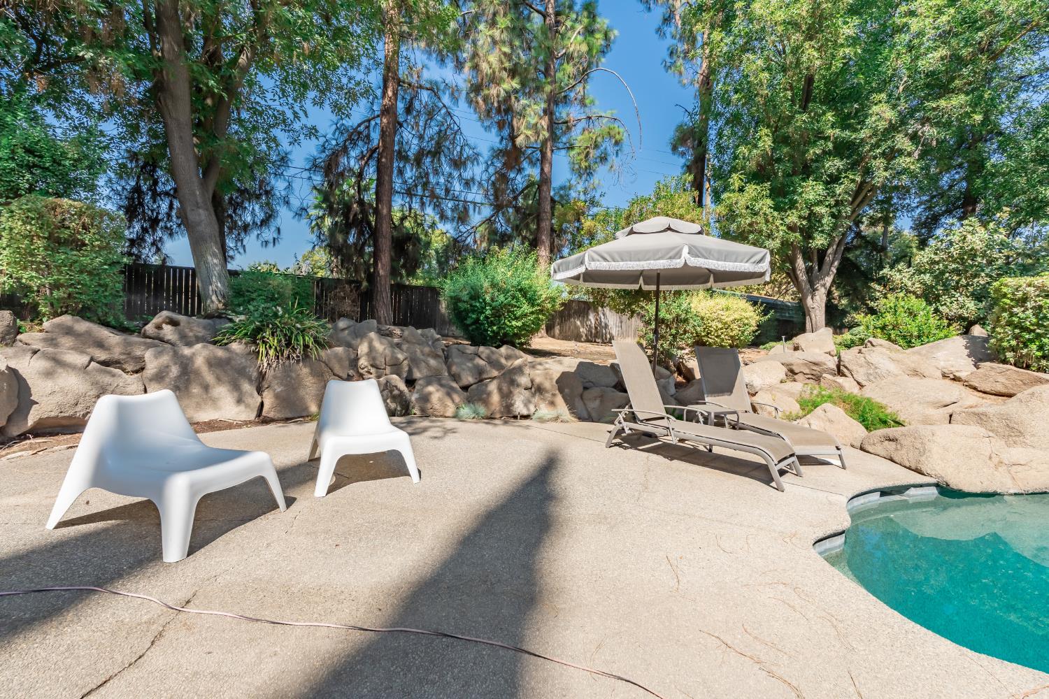 5287 N Sequoia Dr, Fresno, CA 93711