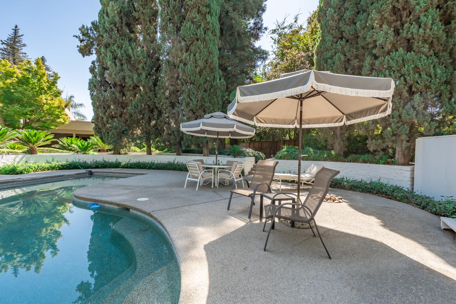 5287 N Sequoia Dr, Fresno, CA 93711