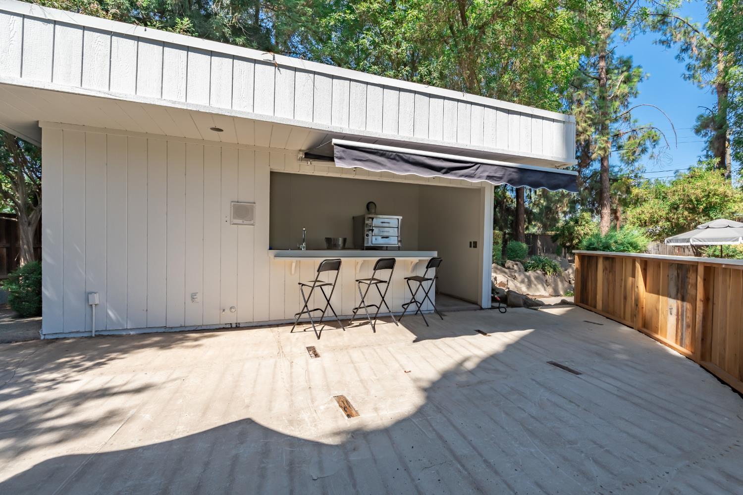 5287 N Sequoia Dr, Fresno, CA 93711
