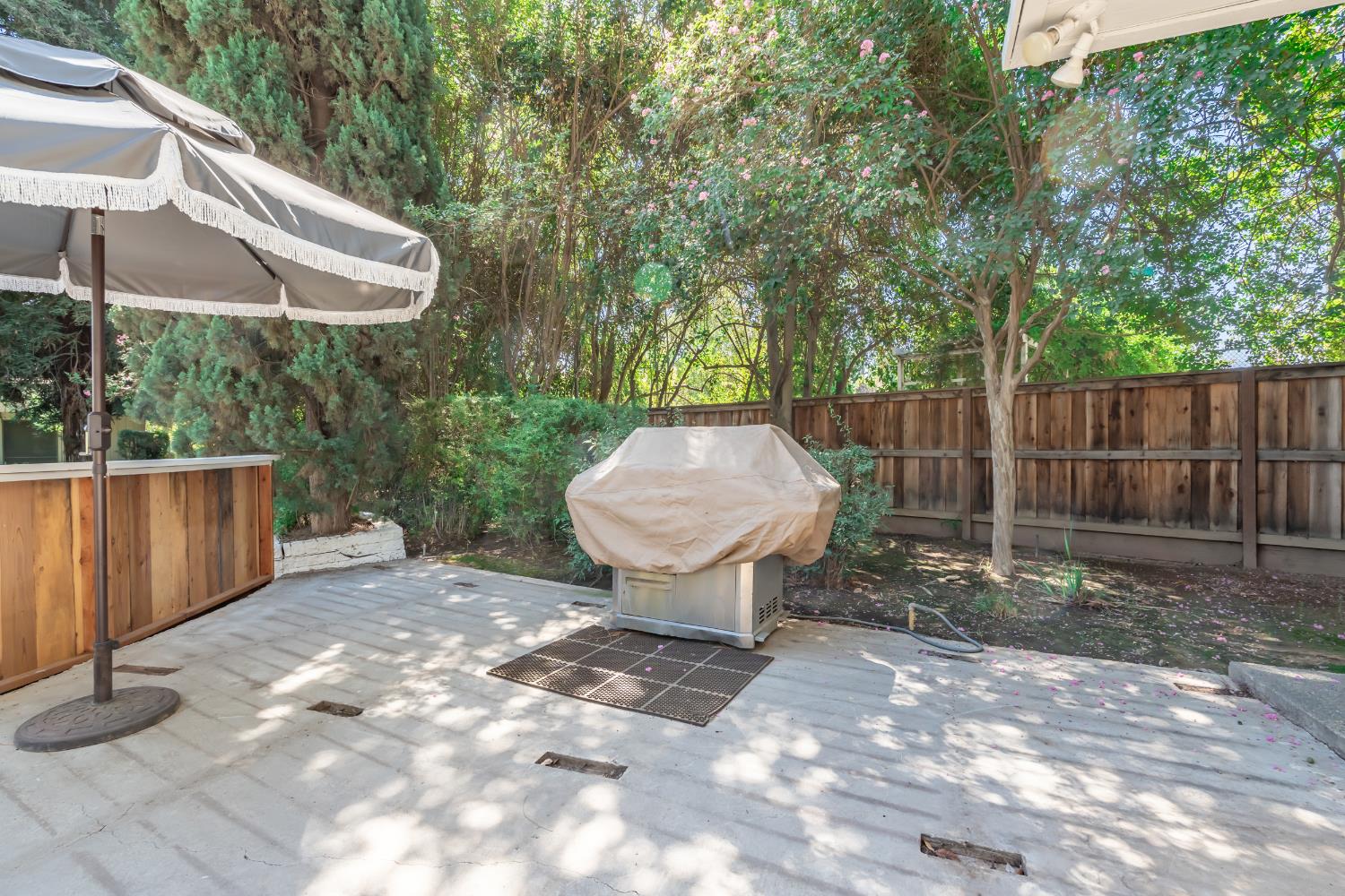 5287 N Sequoia Dr, Fresno, CA 93711