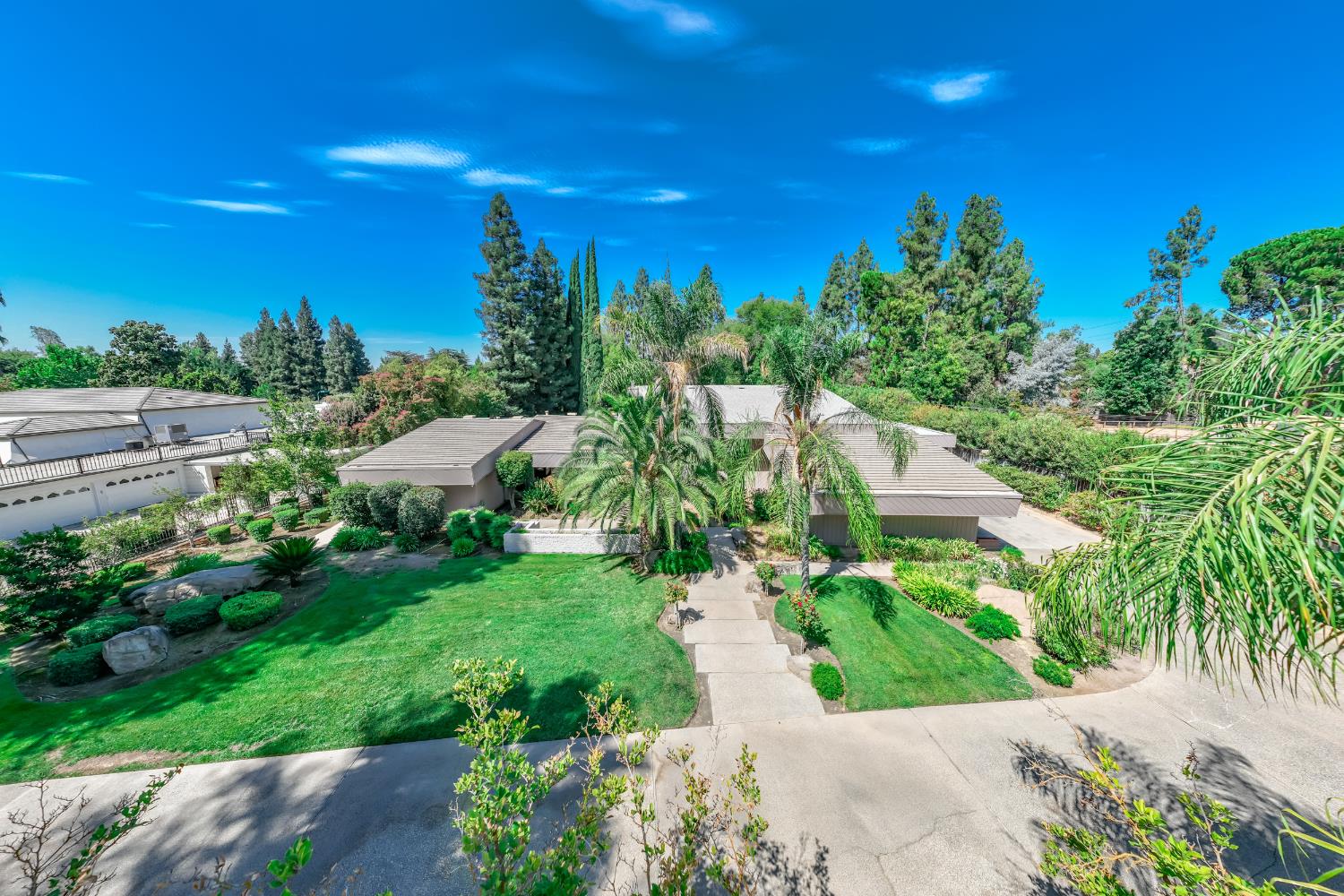 5287 N Sequoia Dr, Fresno, CA 93711