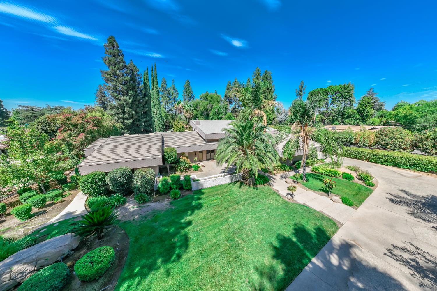 5287 N Sequoia Dr, Fresno, CA 93711