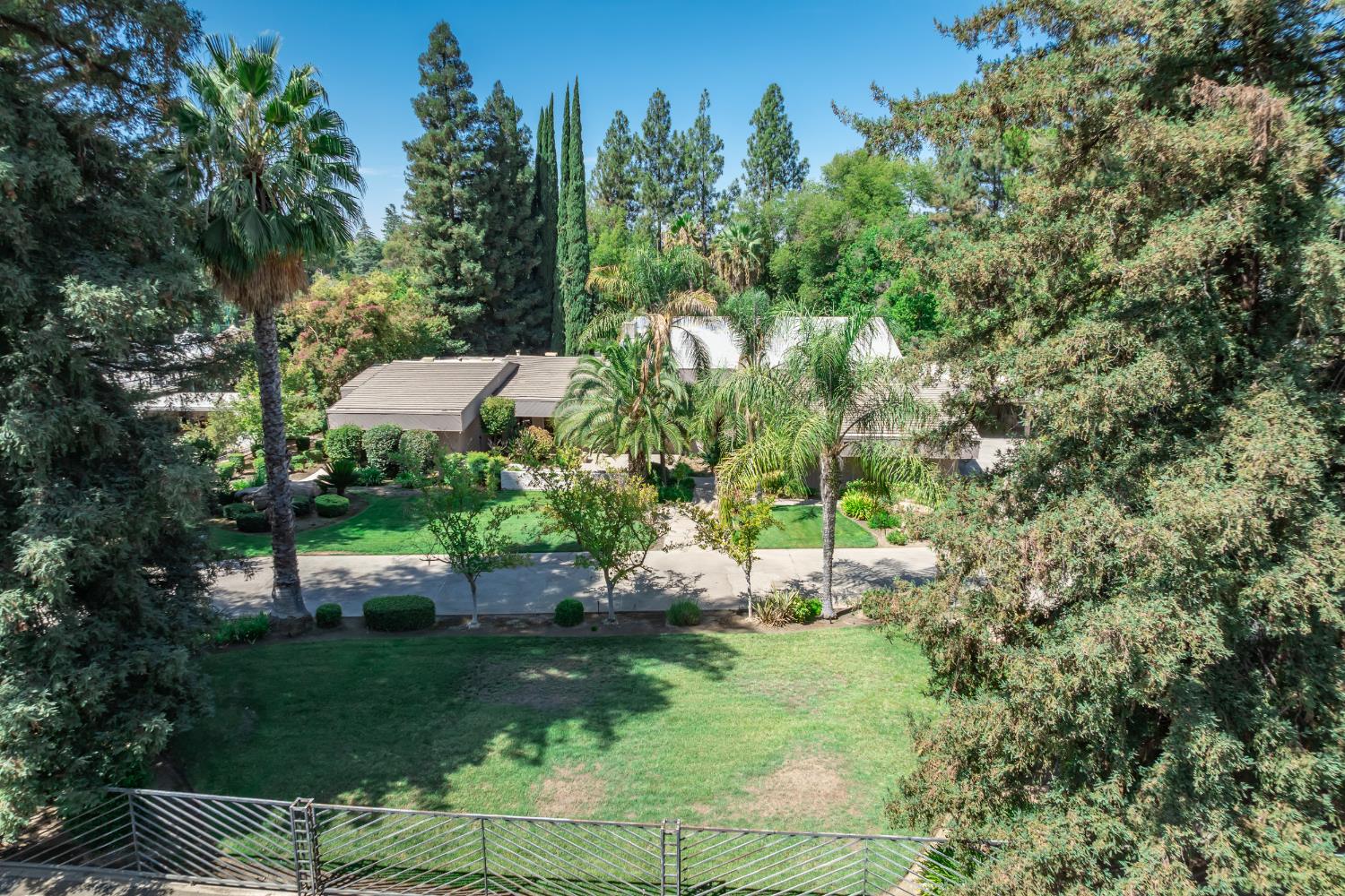 5287 N Sequoia Dr, Fresno, CA 93711