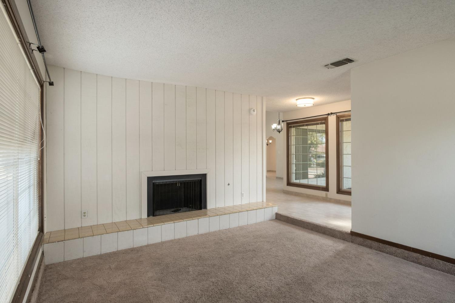 5238 E Townsend Ave, Fresno, CA 93727