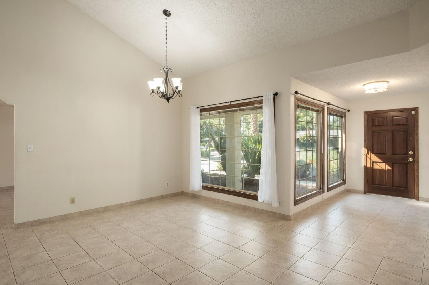 5238 E Townsend Ave, Fresno, CA 93727
