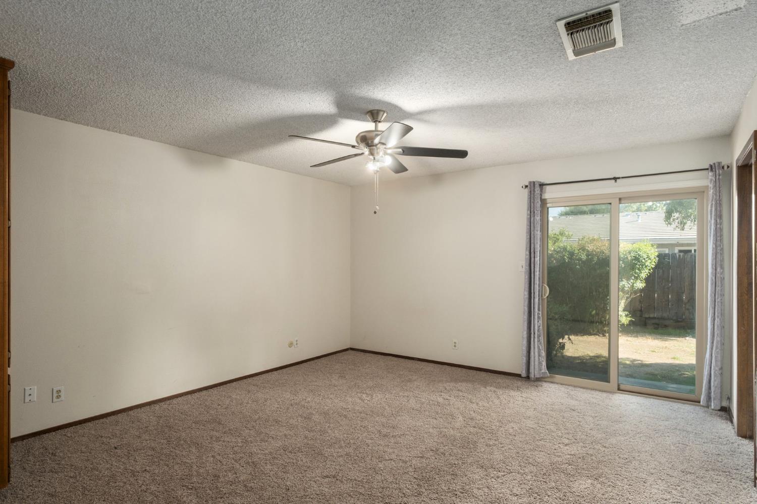 5238 E Townsend Ave, Fresno, CA 93727