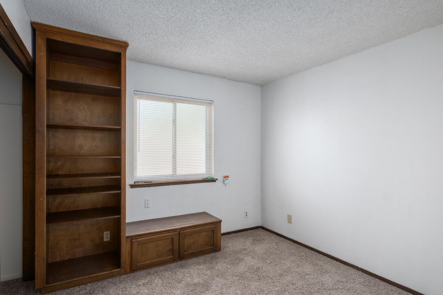 5238 E Townsend Ave, Fresno, CA 93727