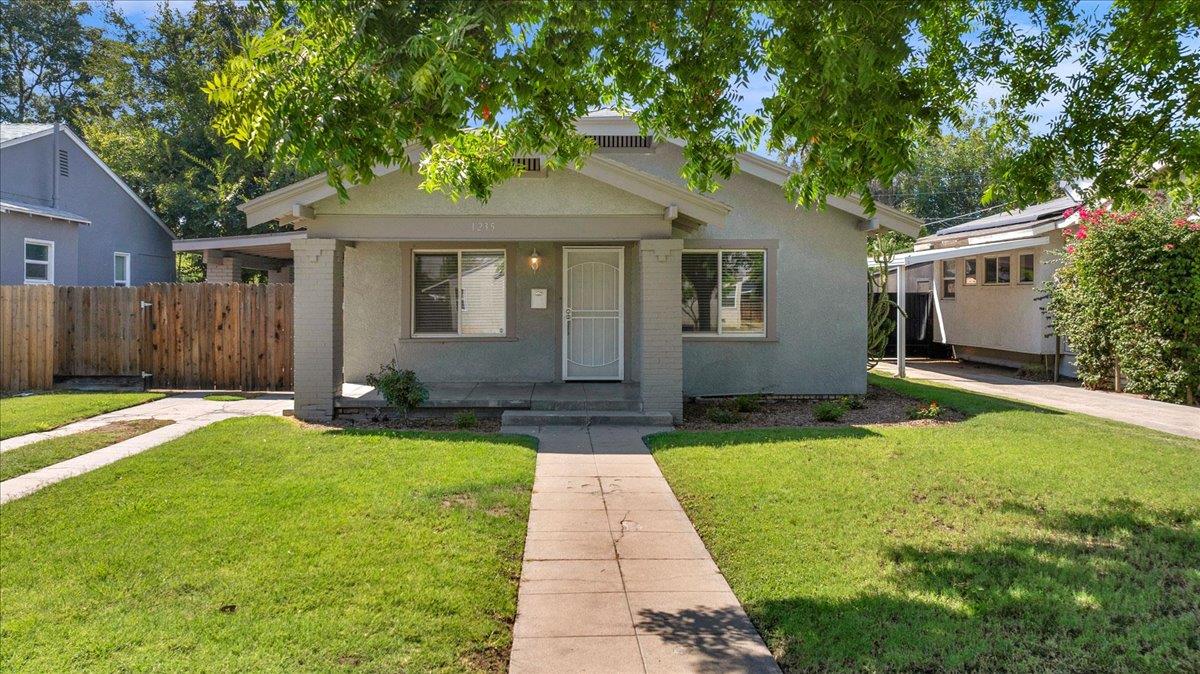 1235 N Thorne, Fresno, CA 93728