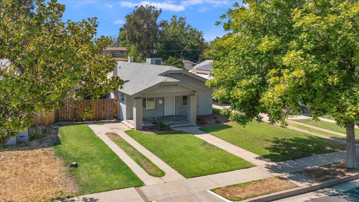 1235 N Thorne, Fresno, CA 93728