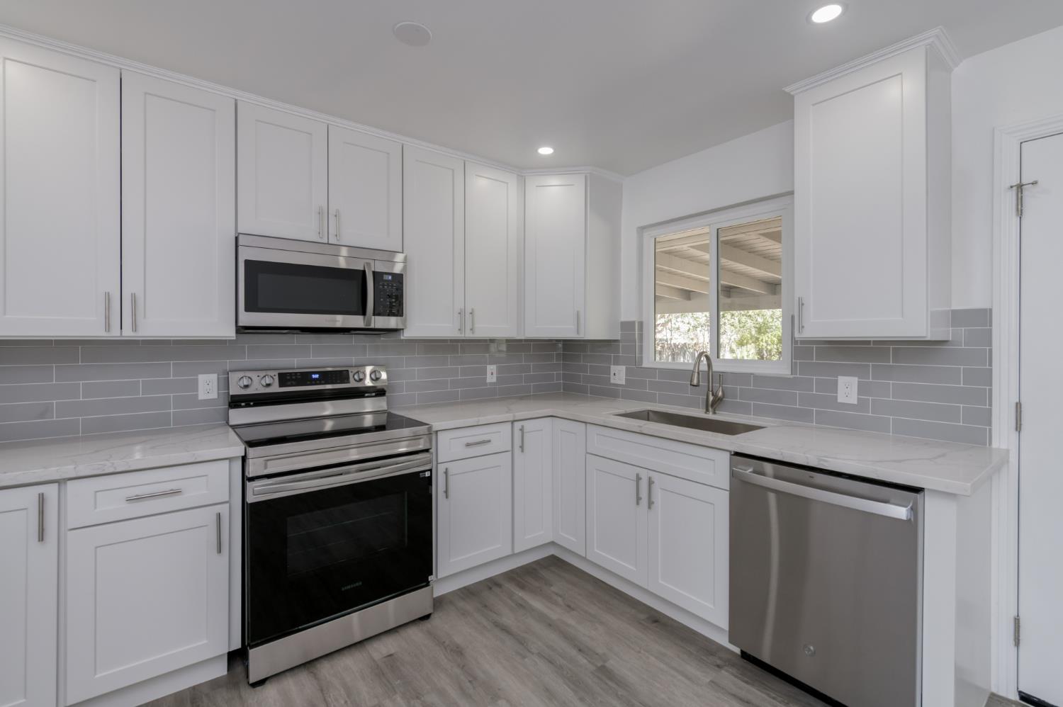 4156 N Warren Ave, Fresno, CA 93705