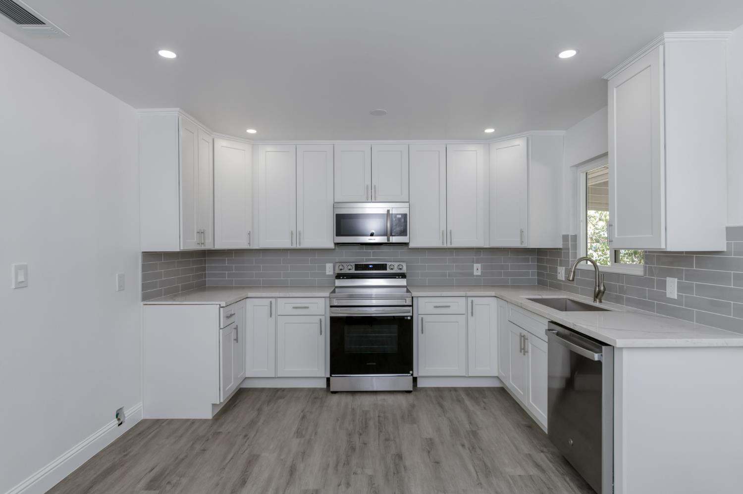 4156 N Warren Ave, Fresno, CA 93705
