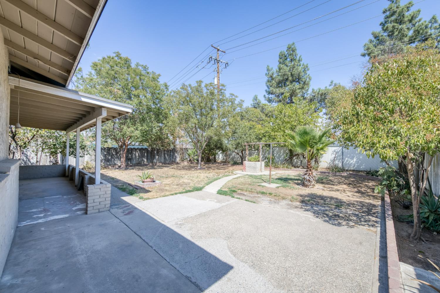 4156 N Warren Ave, Fresno, CA 93705