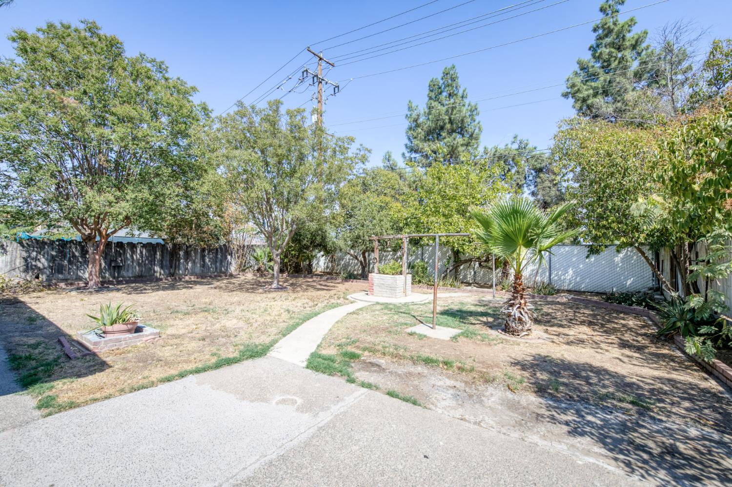 4156 N Warren Ave, Fresno, CA 93705