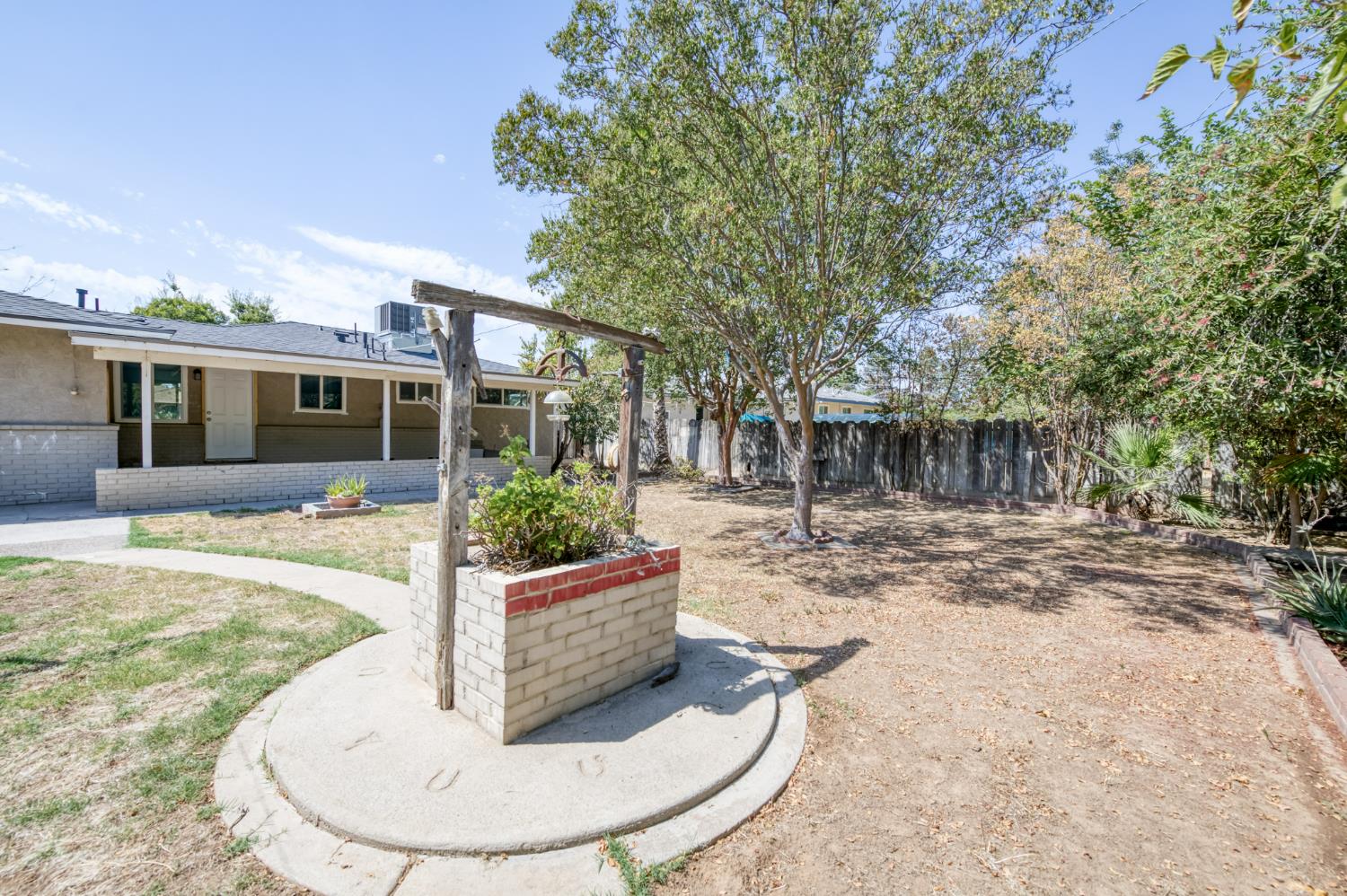 4156 N Warren Ave, Fresno, CA 93705