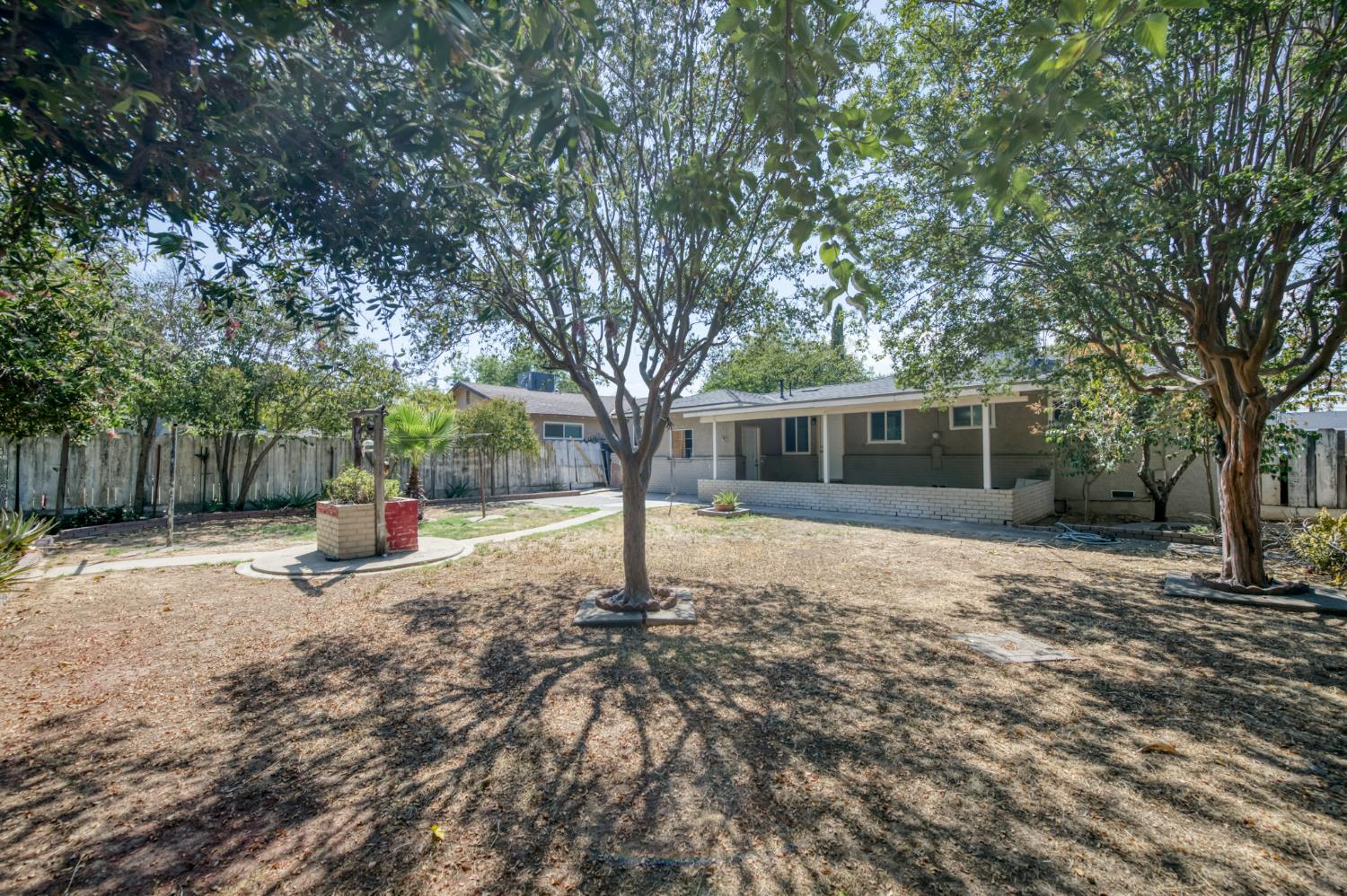 4156 N Warren Ave, Fresno, CA 93705