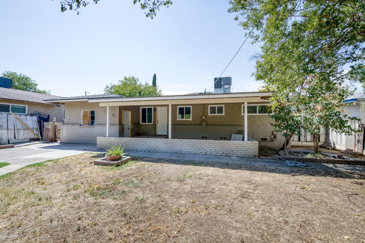 4156 N Warren Ave, Fresno, CA 93705