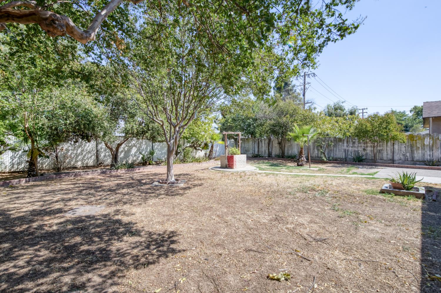 4156 N Warren Ave, Fresno, CA 93705