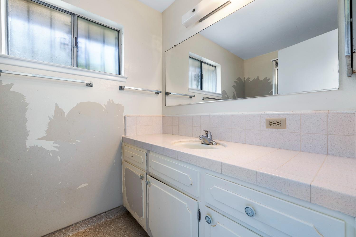 738 E Fremont Ave, Fresno, CA 93710