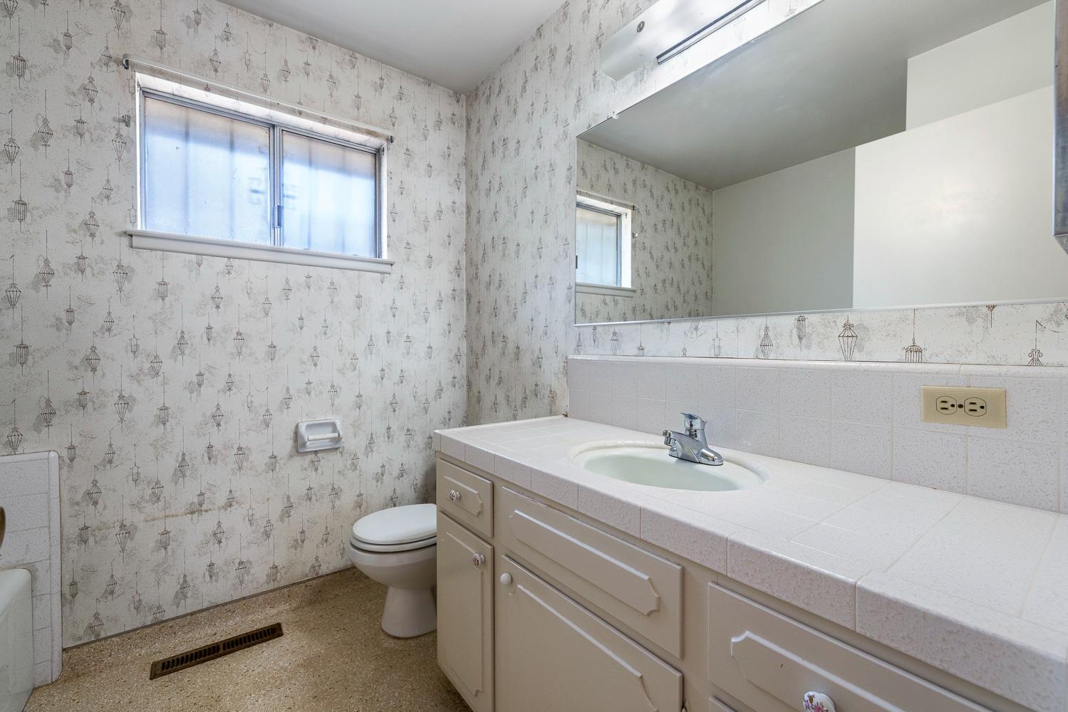 738 E Fremont Ave, Fresno, CA 93710