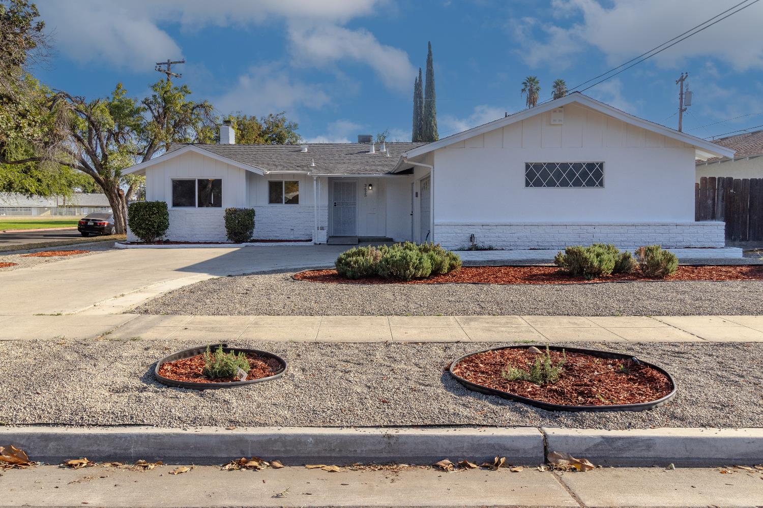 3625 E Bellaire Way, Fresno, CA 93726