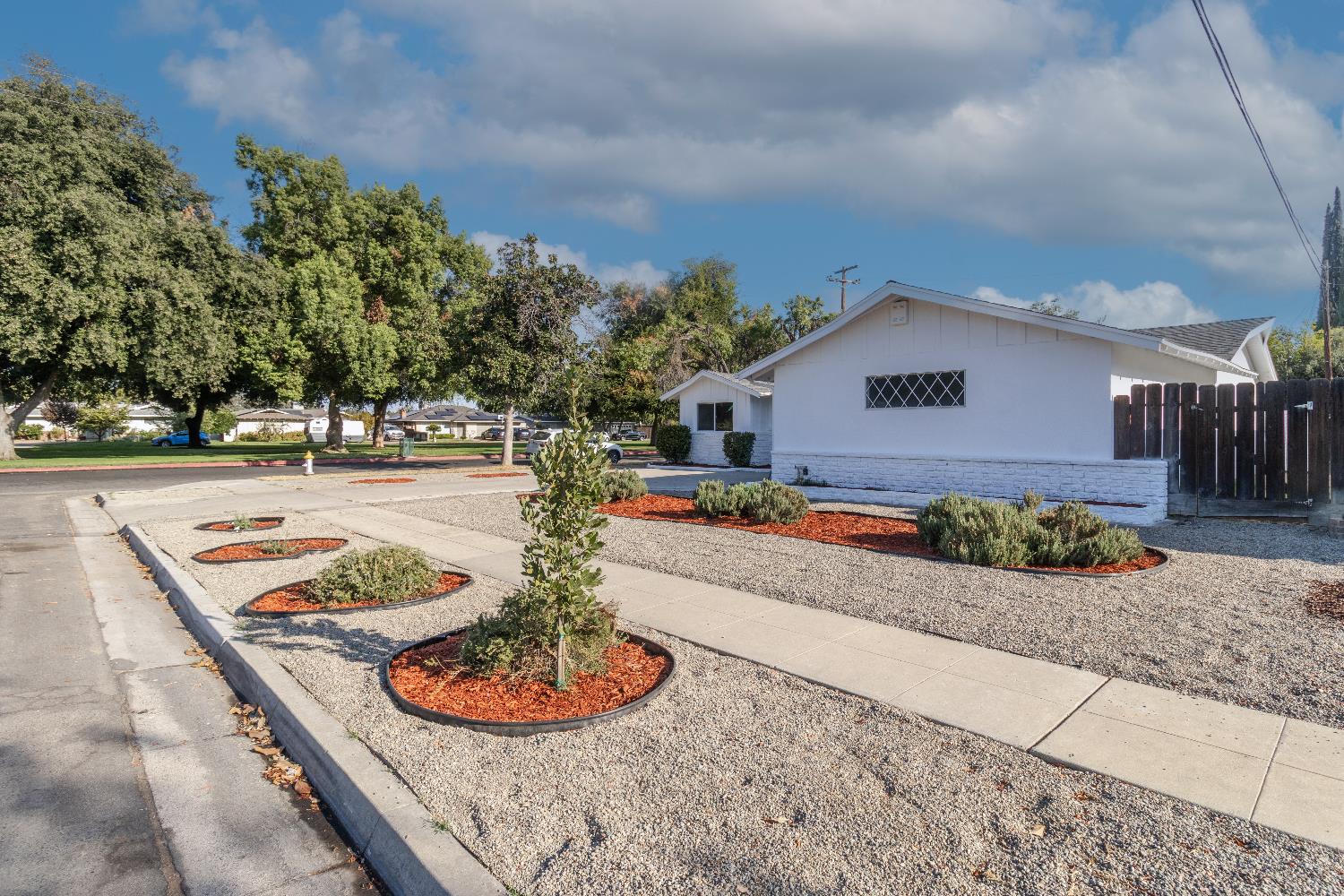 3625 E Bellaire Way, Fresno, CA 93726