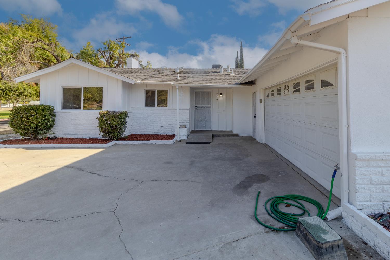 3625 E Bellaire Way, Fresno, CA 93726