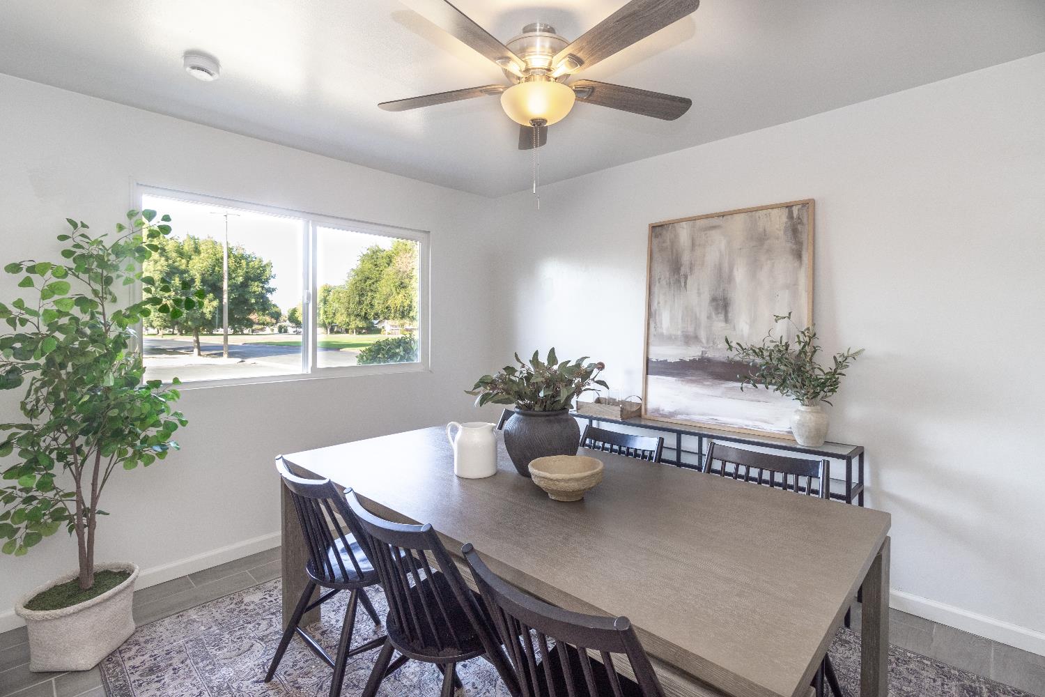 3625 E Bellaire Way, Fresno, CA 93726