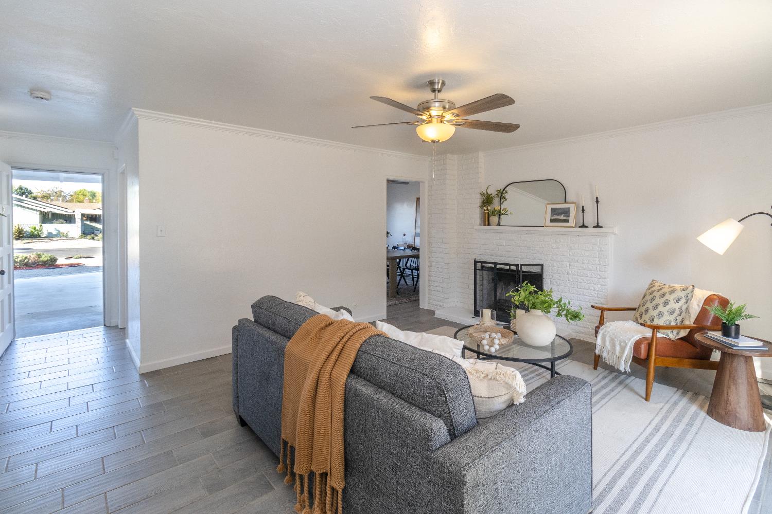 3625 E Bellaire Way, Fresno, CA 93726