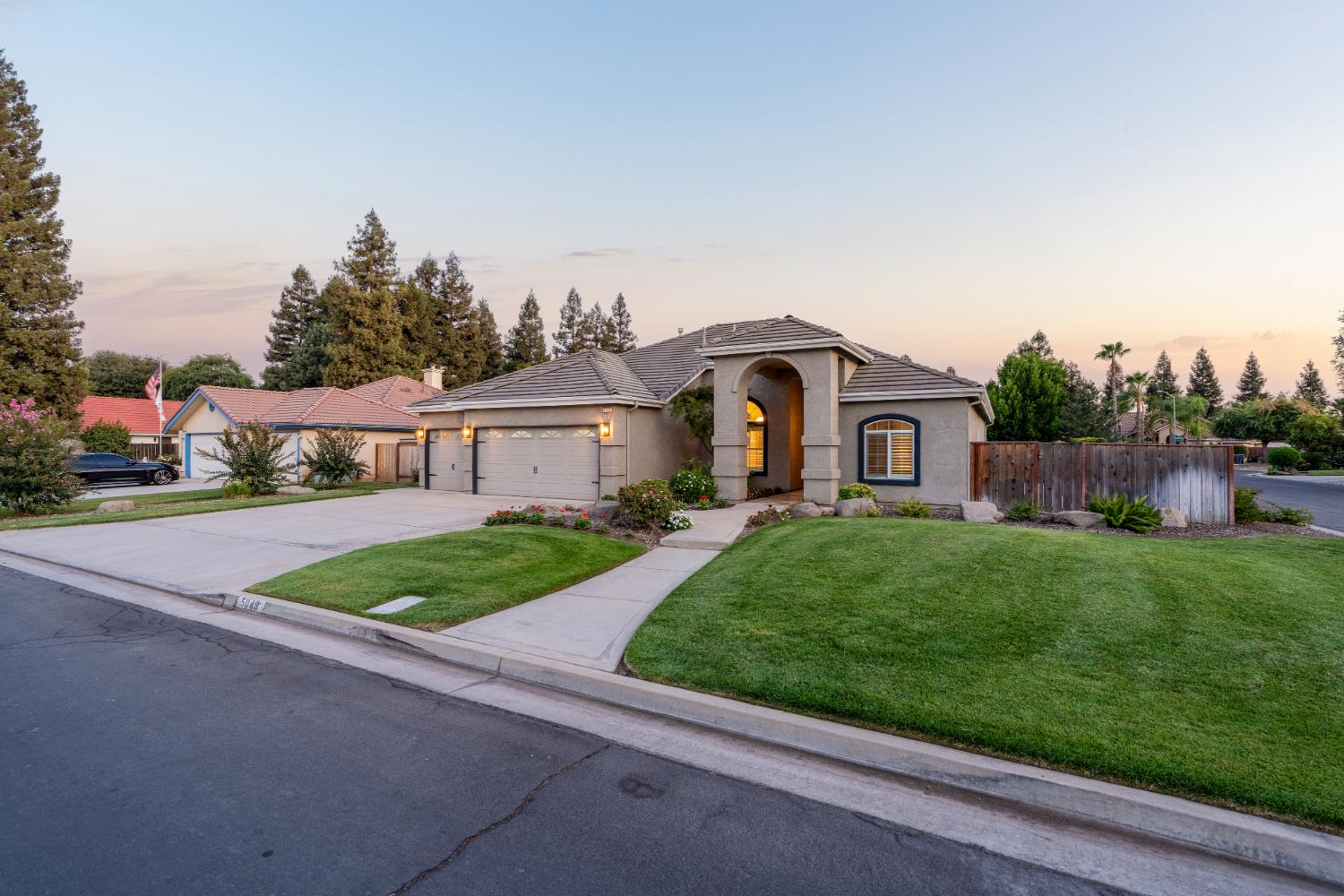 5049 W Locust Ave, Fresno, CA 93722